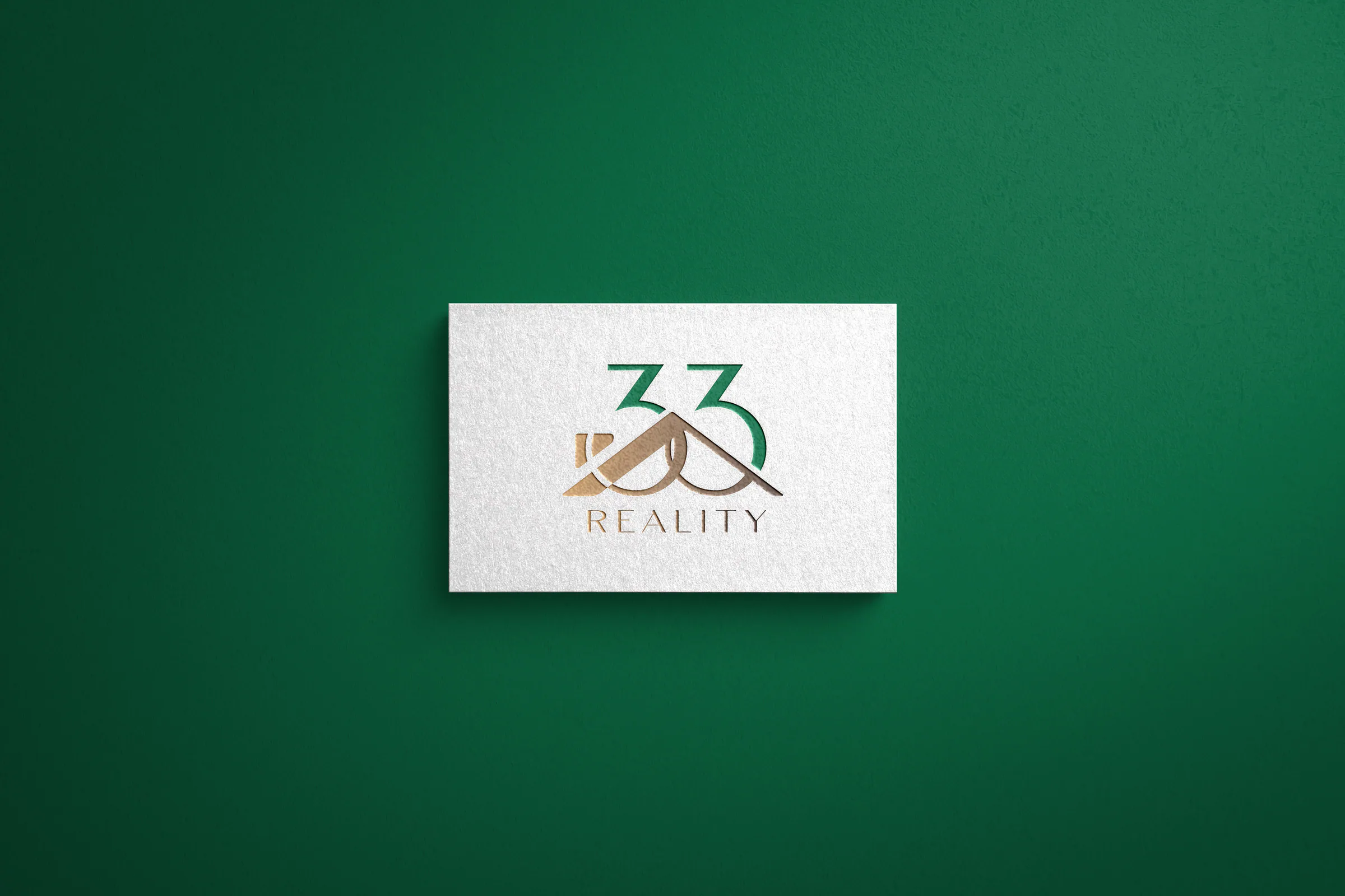 Logo 33 Reality na zelenom pozadí