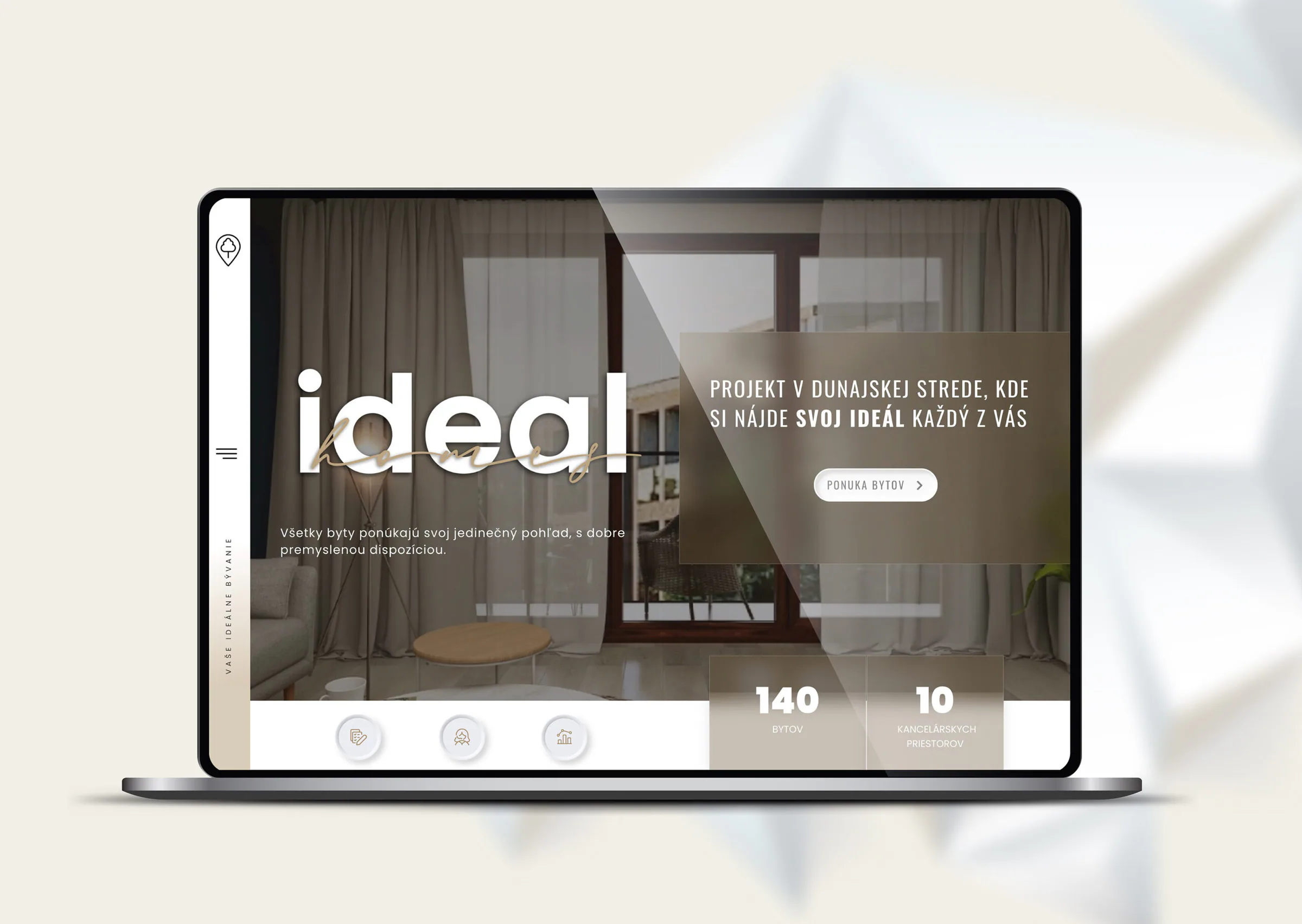 Úvodná stránka webu Ideal Homes na notebooku